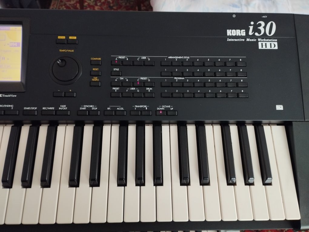 Синтезатор Korg I30