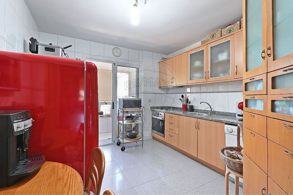 Apartamento T4 de três frentes