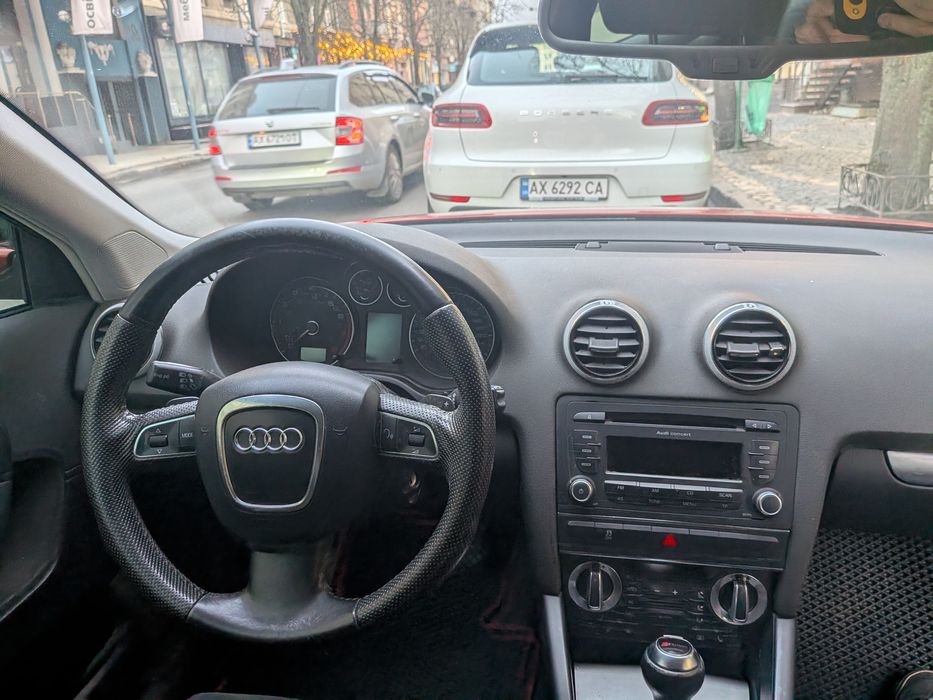 Продам ауди а 3 куплена 2012