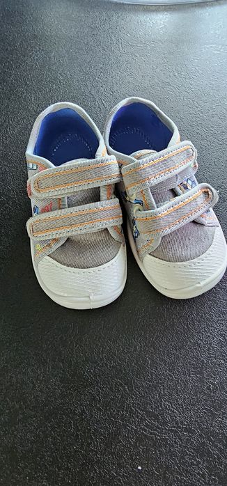 Buty dla chlopca r 21