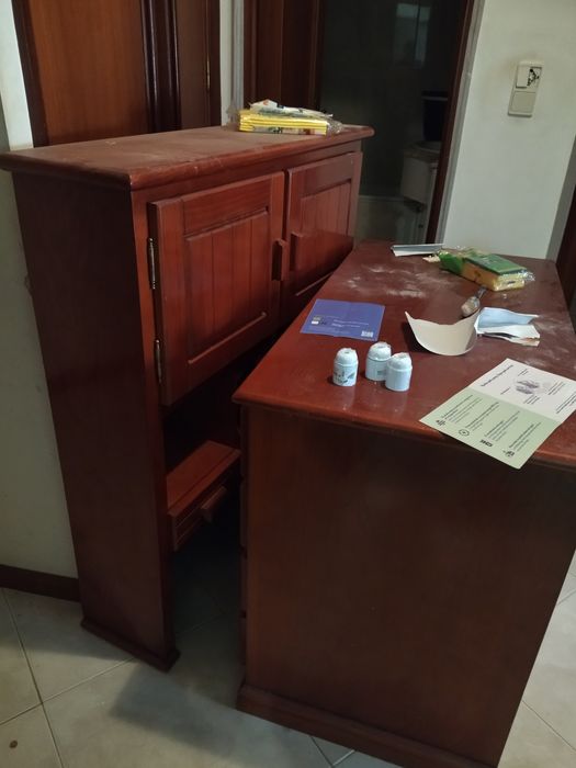 Secretaria madeira maciça com estante superior