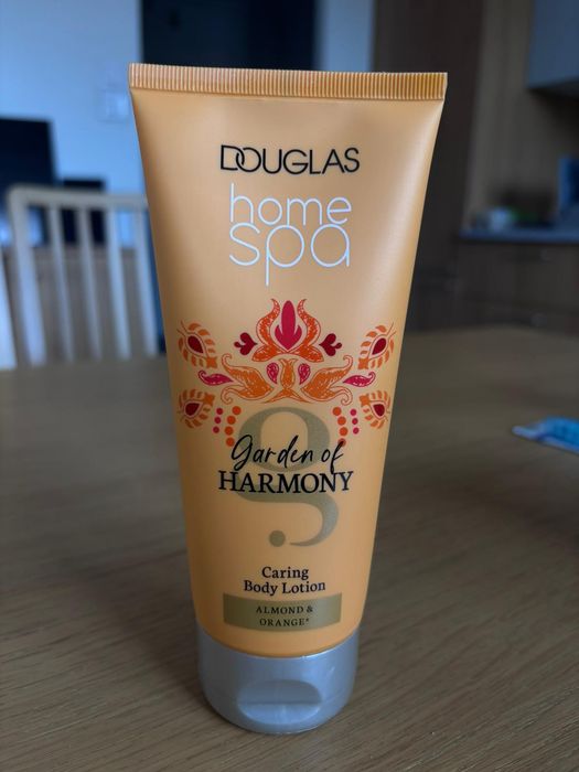 NOWY Balsam do ciała Douglas