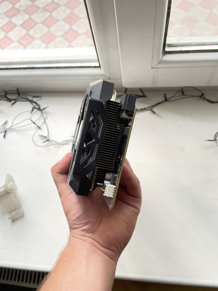 Продам RX580 на запчасти