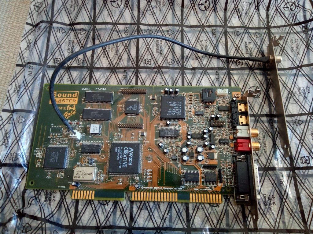 (RARO) Placa de áudio Creative SoundBlaster AWE64 Gold modelo CT4390