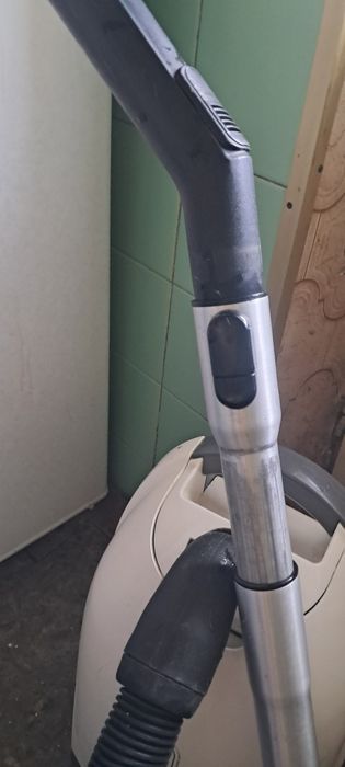 пылесос Panasonic MC-E750. Panasonic Состояние! Рабочий.