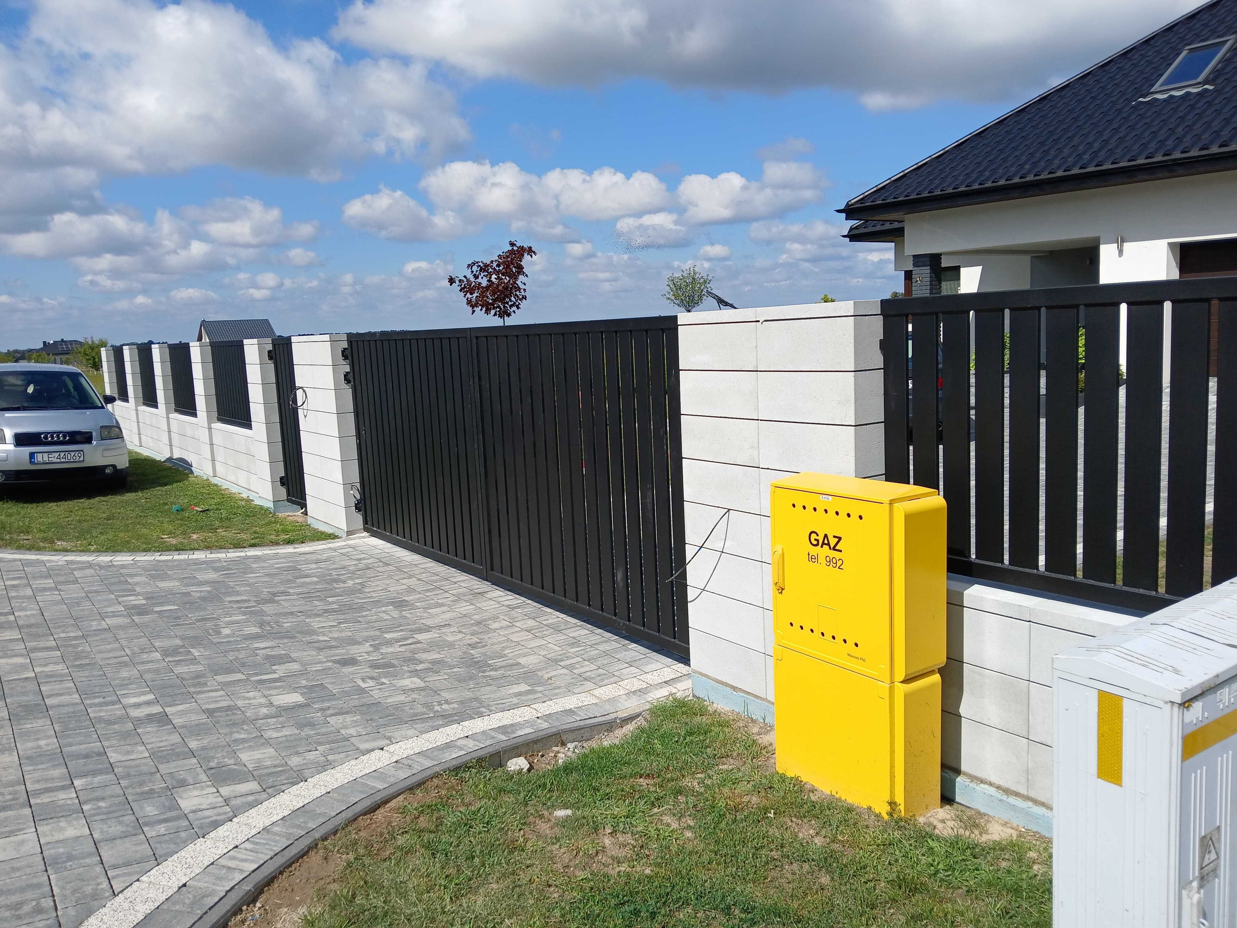 Ogrodzenie palisadowe ,pionowe na bloczkach piękne minimalistyczne HIT