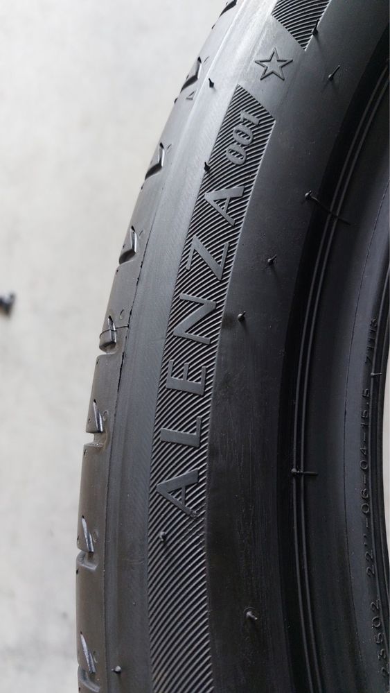 275/40/22 R22 Bridgestone Alenza 001 2шт новые