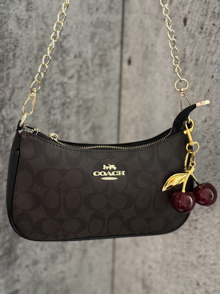 Трендовий багет Coach