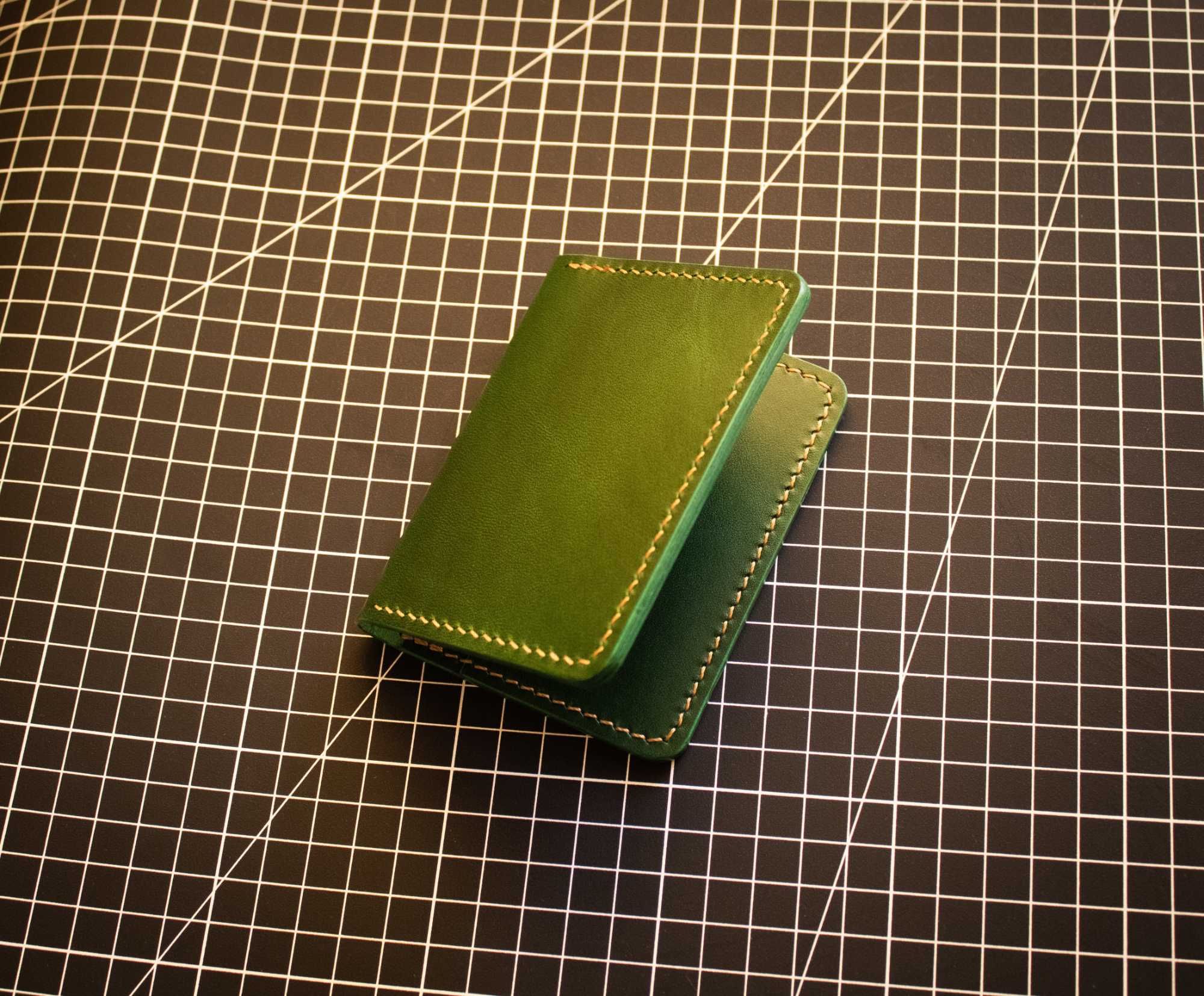 Skórzane etui na karty, smukły portfel EDC, kompaktowy portfel Bifold