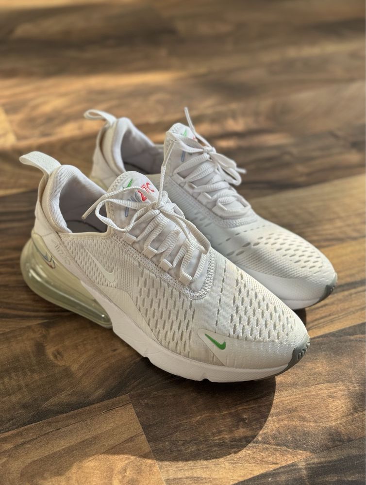 Кросівки NIKE 270