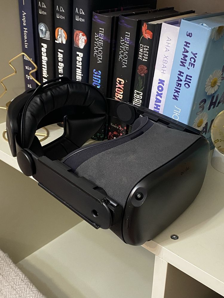 VR шолом Oculus Quest 1 64GB (комплект + elite strap)