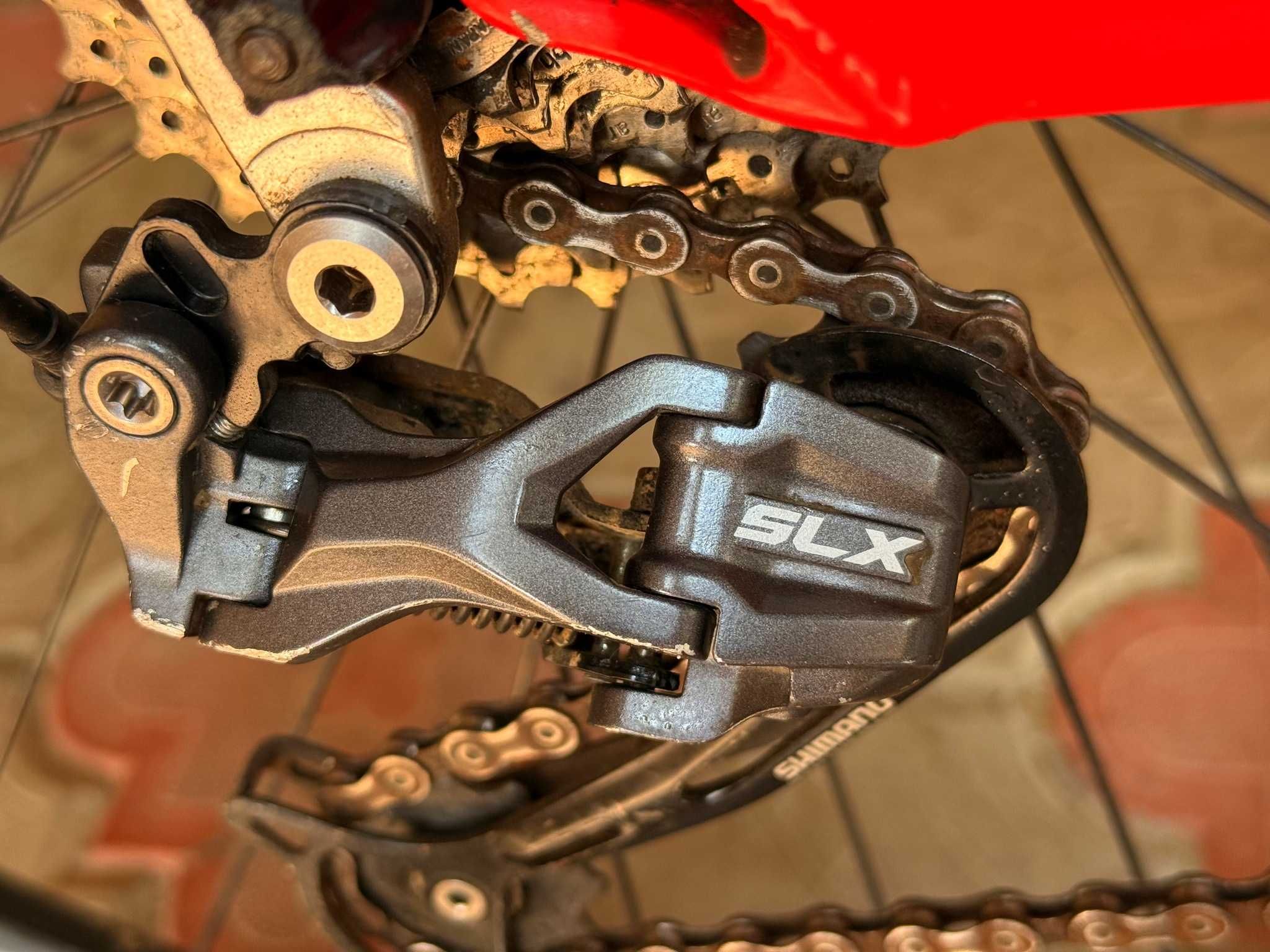 Велосипед FOCUS 26"L" Shimano DEORE SLX, Rock Shox SID Воздух 12 Кг