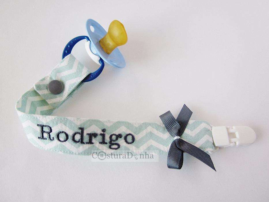 Prende chucha personalizada com nome bordado - boa oferta
