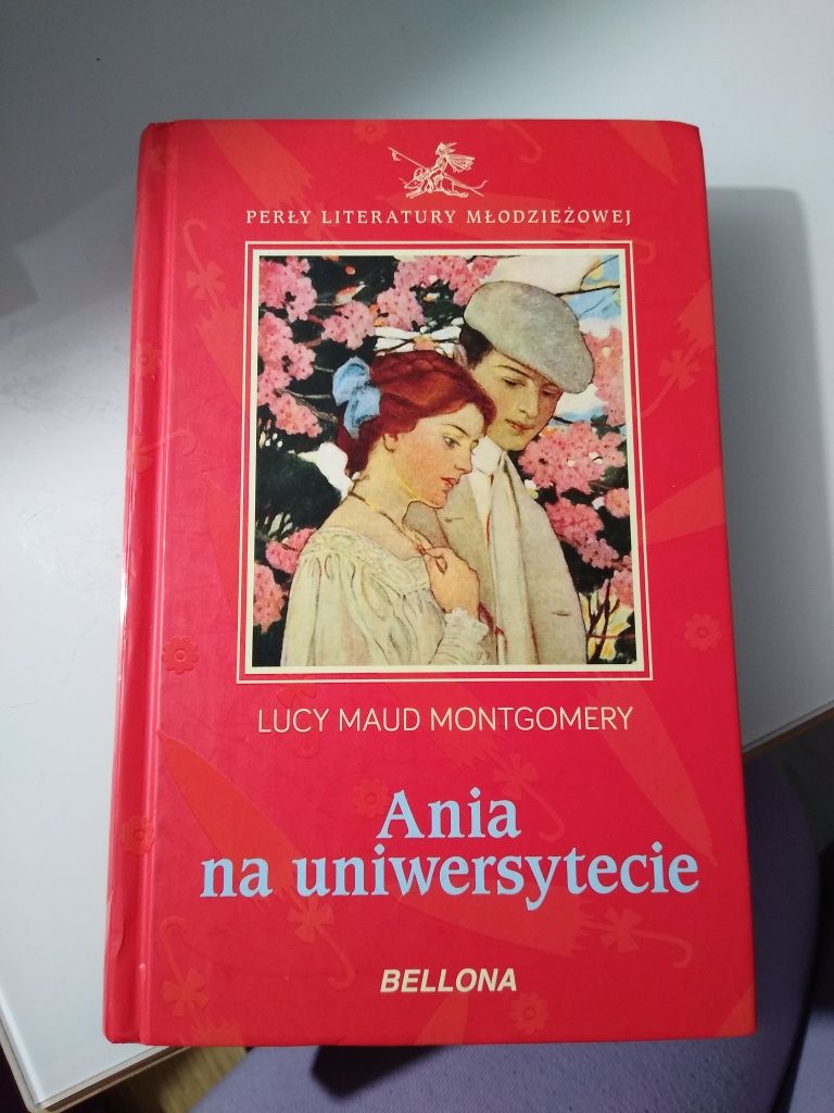 Książka Ania na uniwersytecie Lucy Montgomery