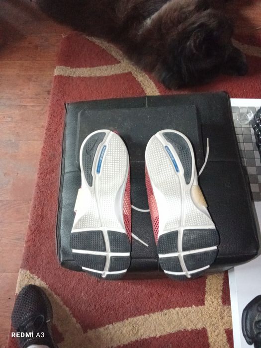 Tênis de senhora em excelente estado