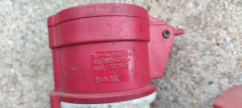 Lote de Tomadas e Fichas Trifásicas CEE (16A, 32A, 230V, 400V)