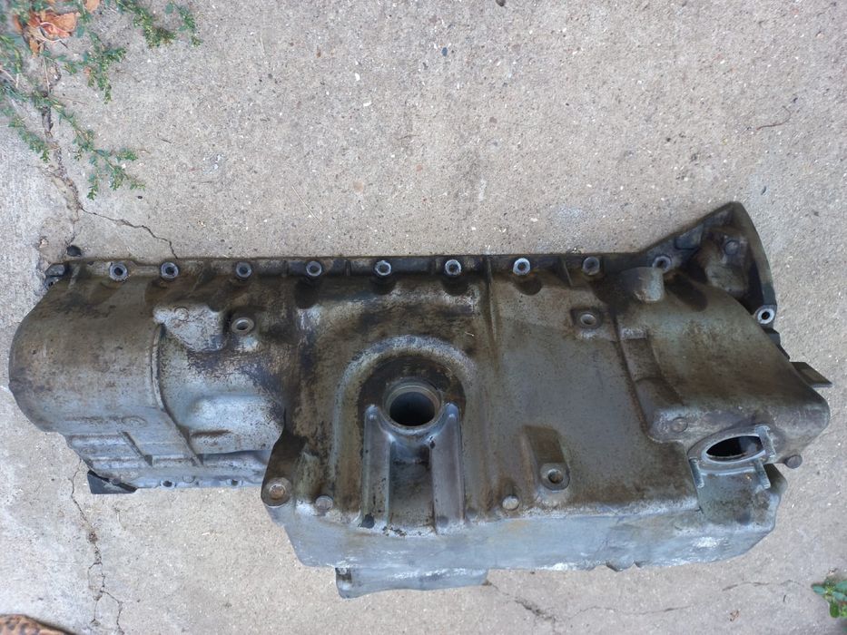 поддон бмв цілий стан нового Х5 е53