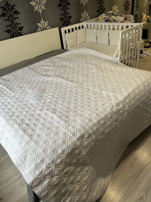 Непромокаюча простинь / наматрацник 220×200, захист матраца