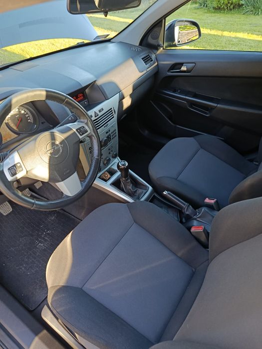 Opel Astra H 1.6 benzyna, 2010r