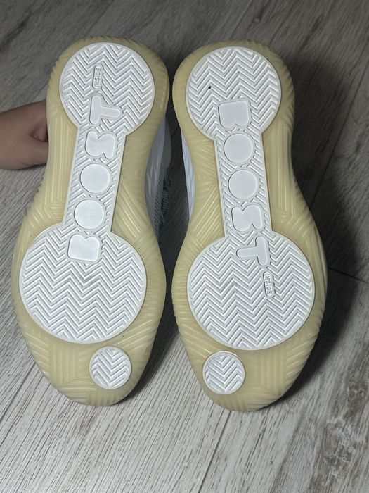 Adidas oryginalne nowe do koszykówki damskie Lightstrike rozmiar39 1/3