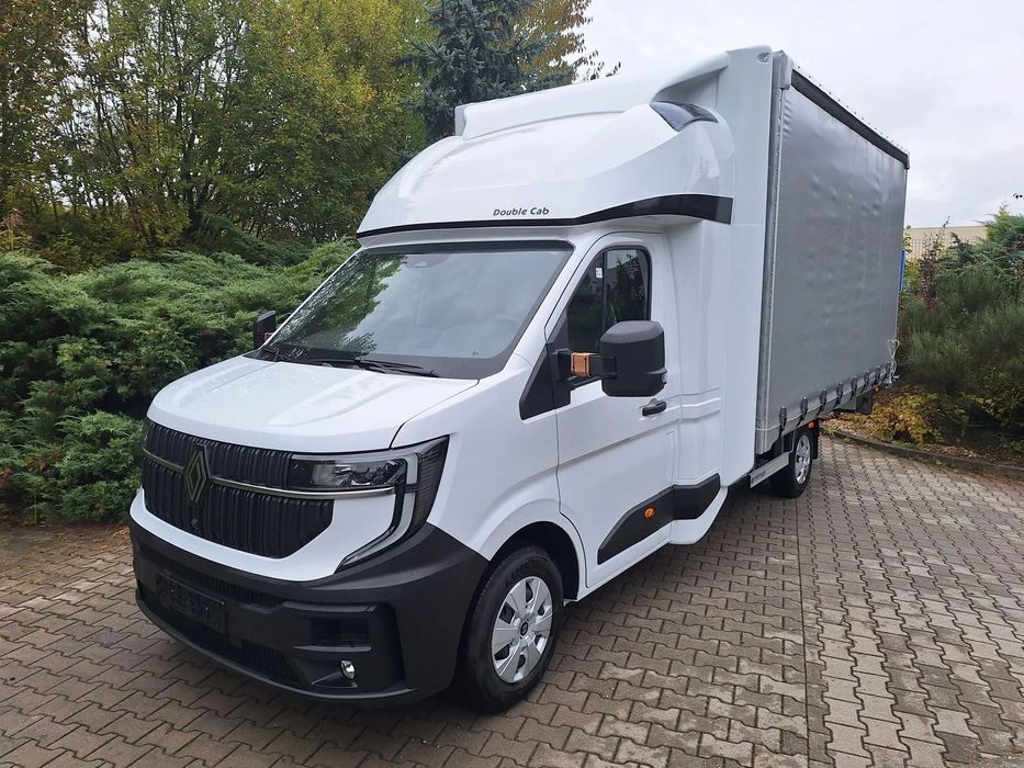 Renault Master  "Międzynarodówka" z tylnym spaniem 8 palet