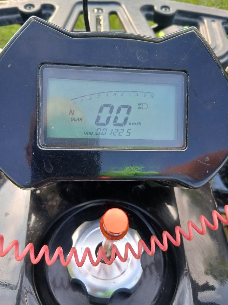 Кватроцикл 150 кубів.