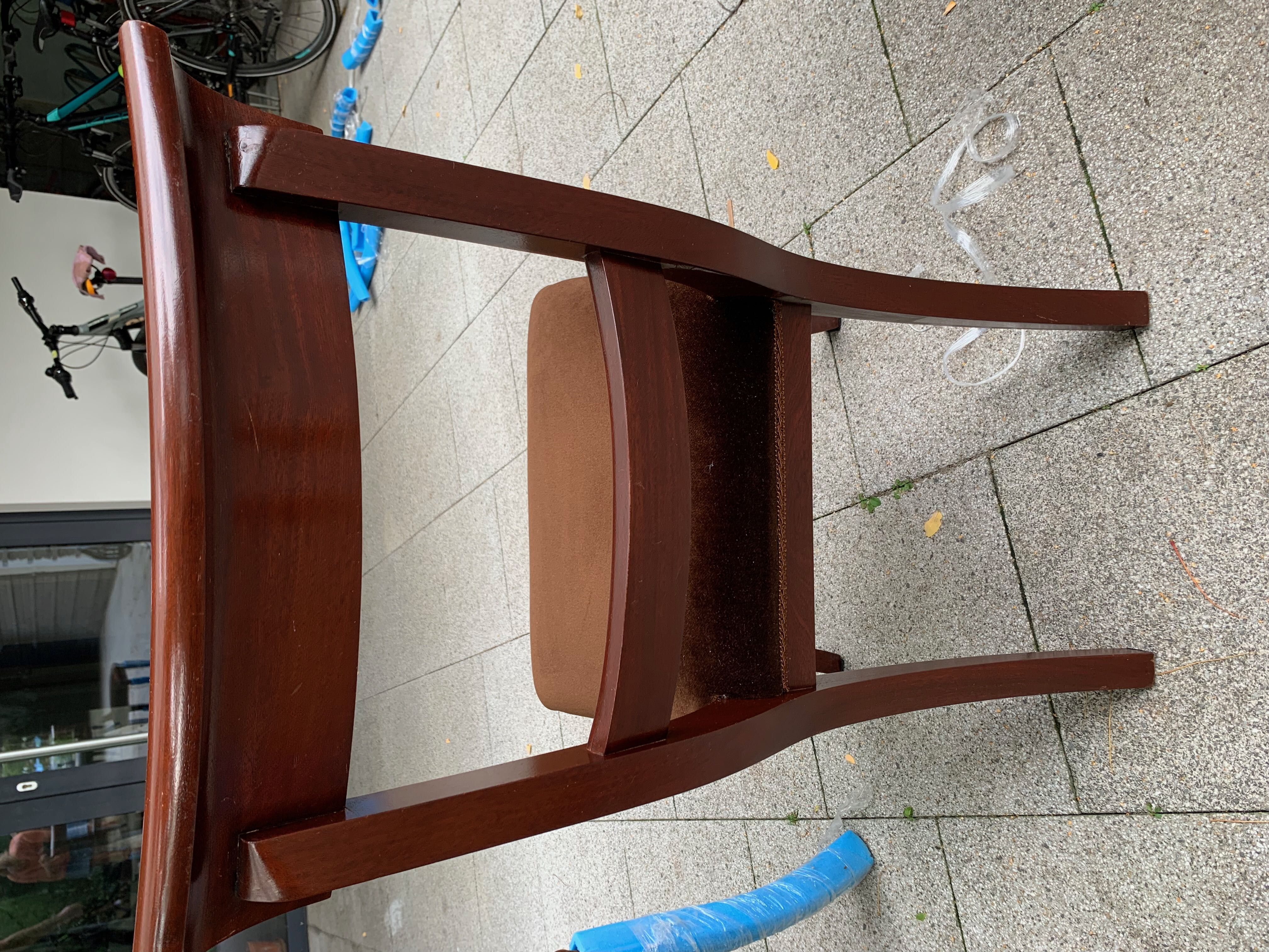 Krzesła drewniane x4
