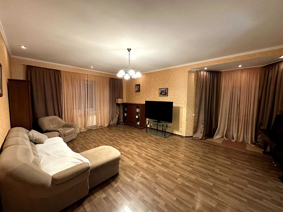 Продам добротний будинок 320 м2 на Соколівці.