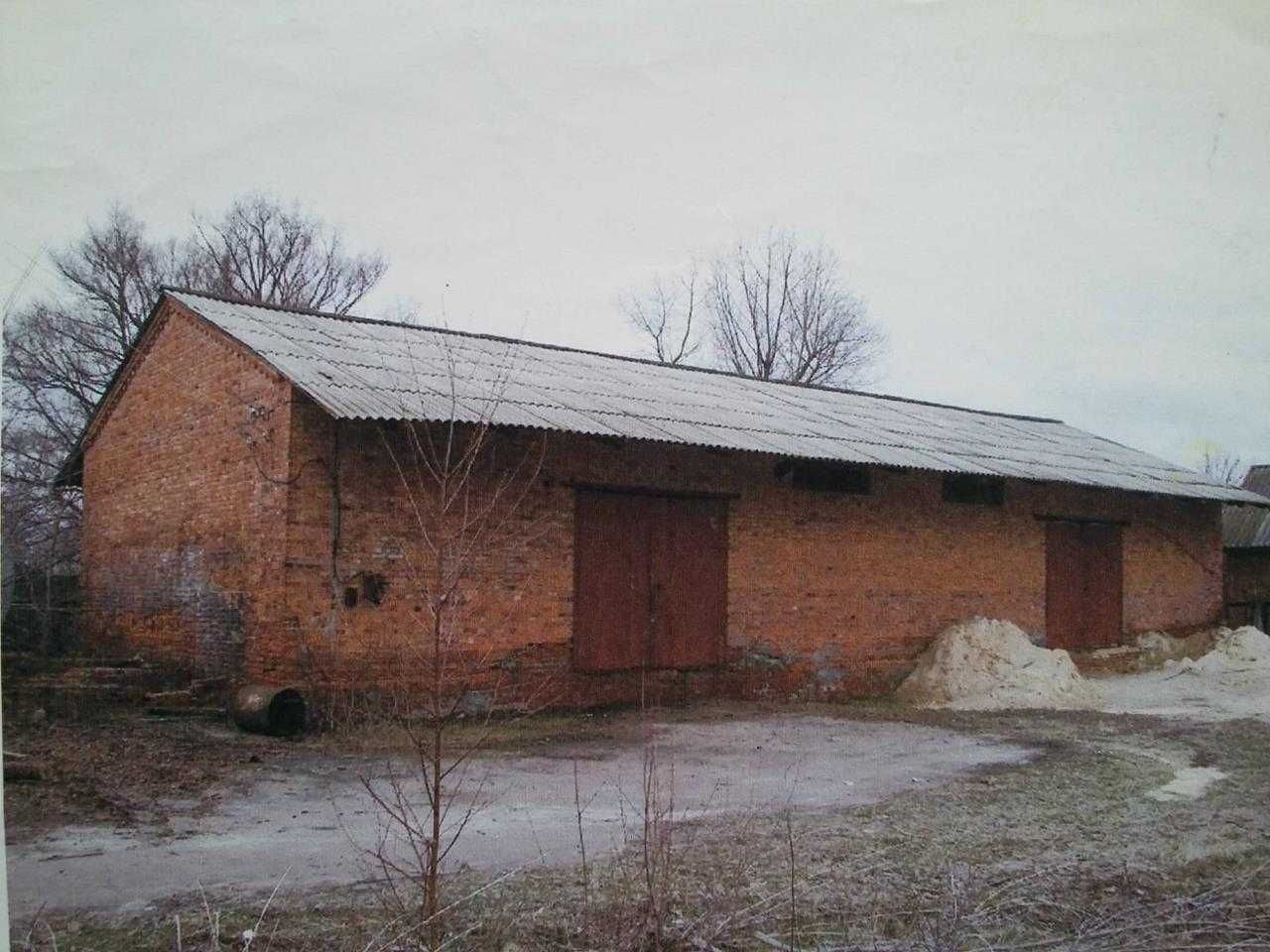 Продаж у м. Корюківка складського приміщення з виробничим обладнанням.