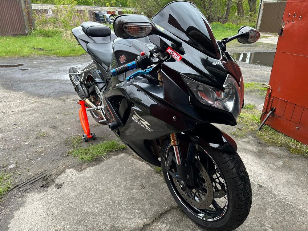 Suzuki Gsxr 600 k8