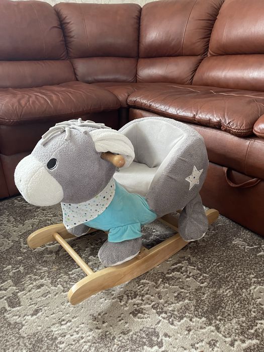 Іграшка - гойдалка доя малюків