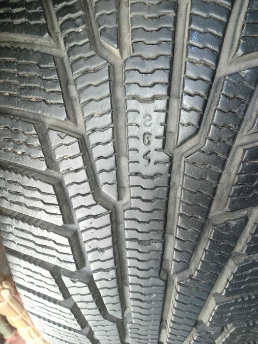 Зимові шини Nokian Nordman 195-65-15  в чудовому стані,
