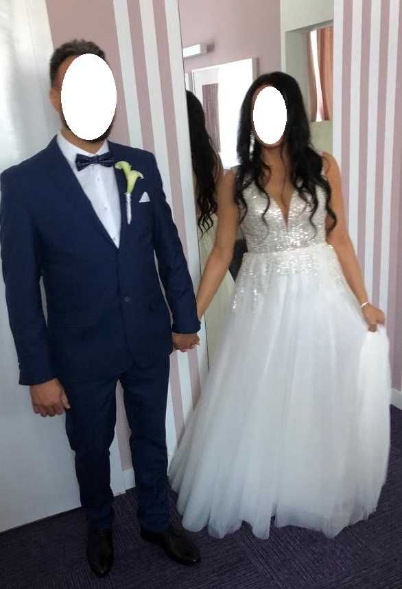Efektowna suknia ślubna z kryształkami, rozmiar 38
