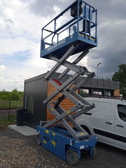 Wynajem Podnośnik koszowy zwyżka nożycowa podest ruchomy wózek widłowy