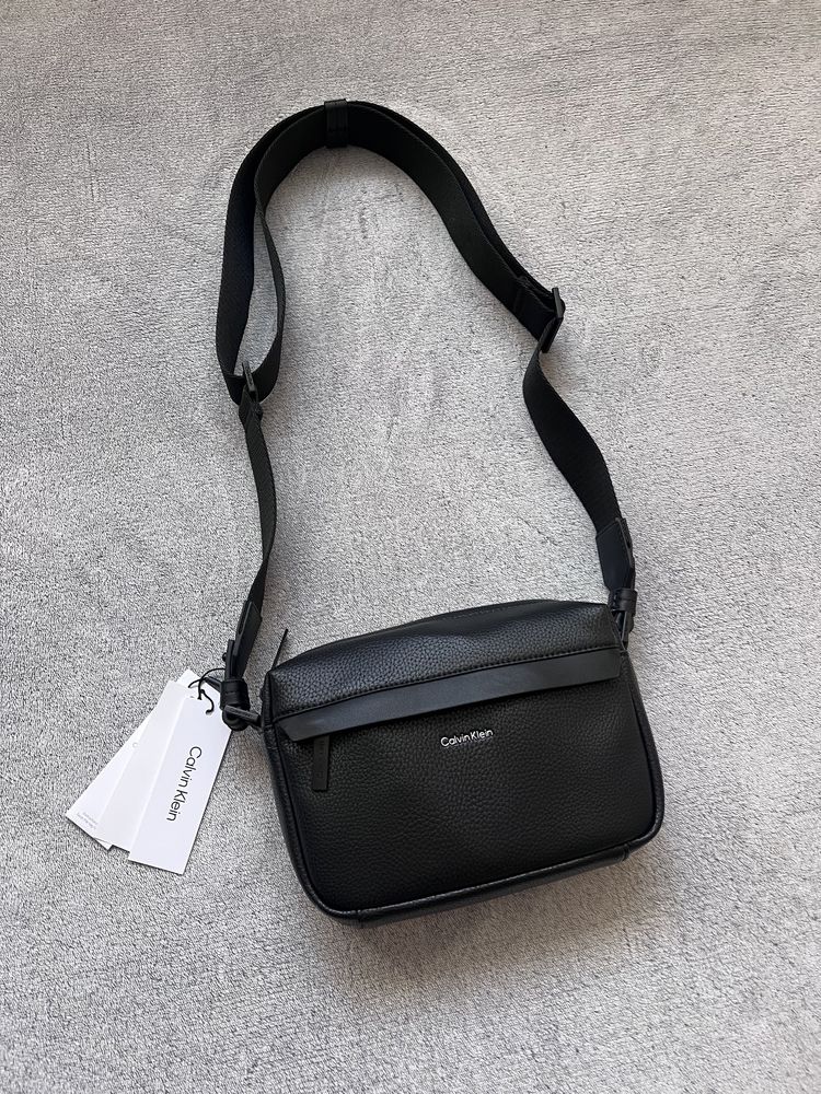 Оригінальна сумка 2025 р Calvin Klein Must Camera Black