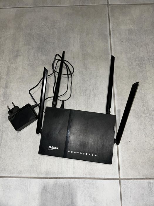 Роутер (маршрутизатор) D-Link DIR-825