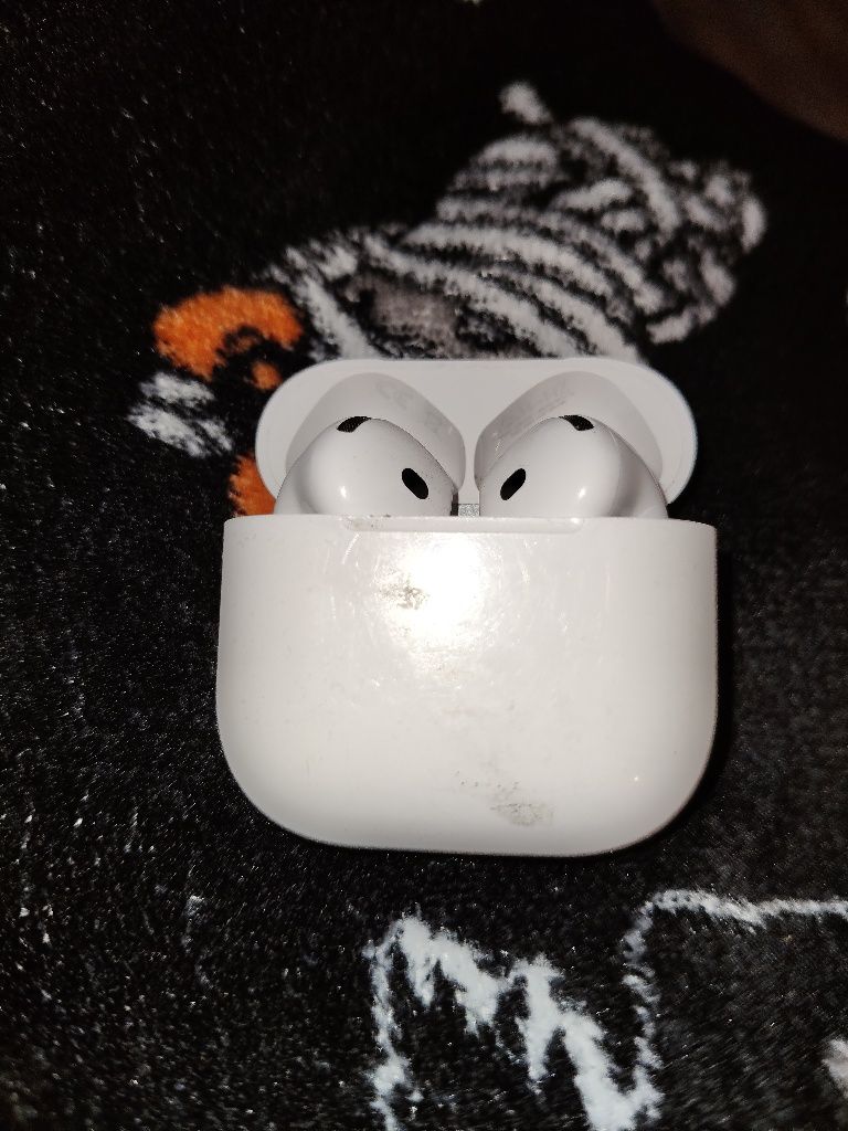 Airpods 4 stan dobry