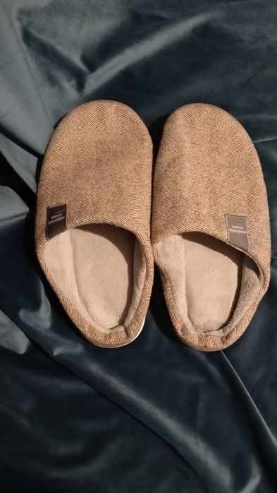 Мужские тапочки в хорошем состоянии