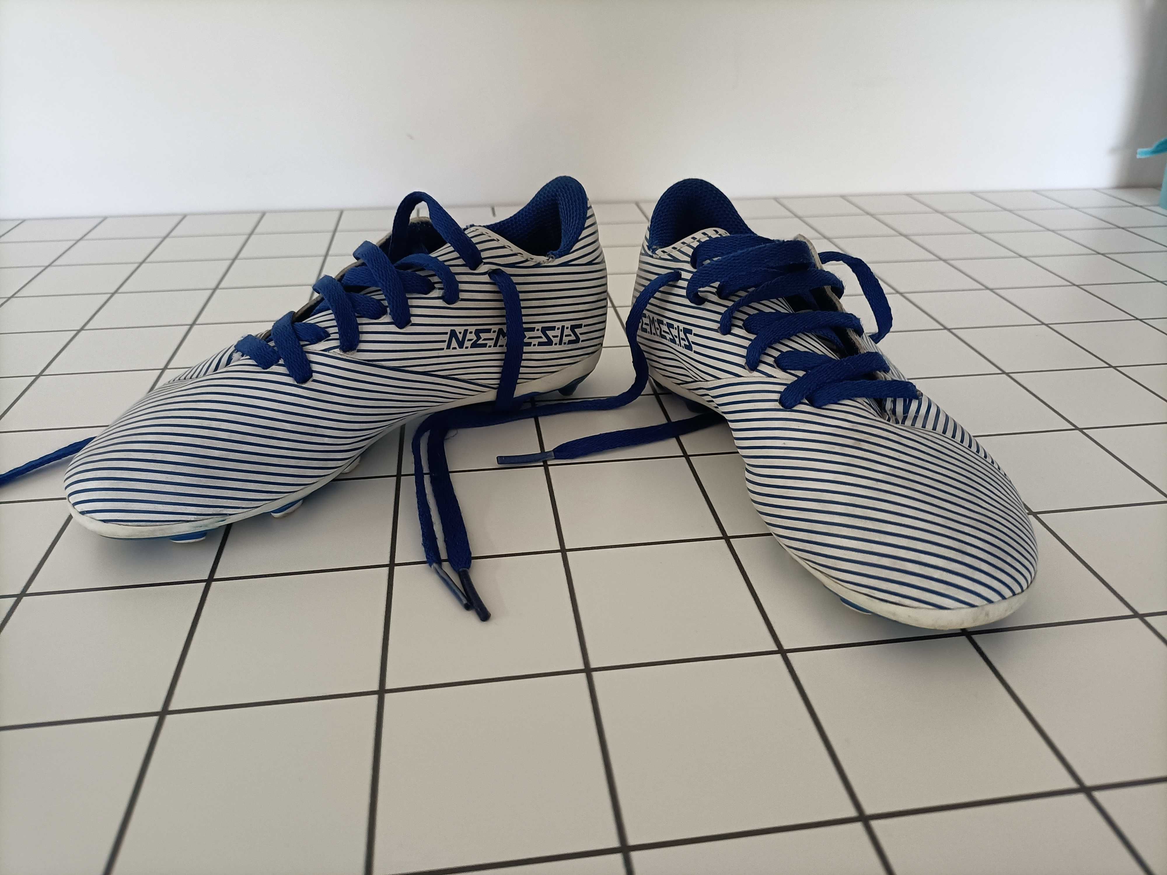 Chuteiras Adidas Nemesis criança tamanho 30