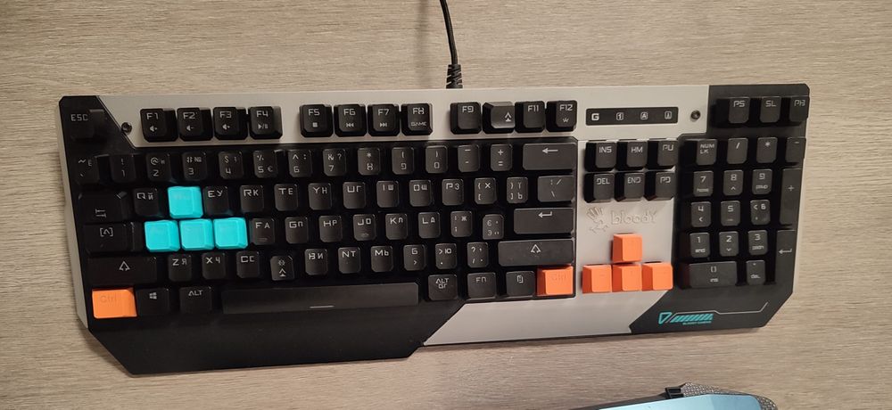 Продам механічну клавіатуру A4Tech Bloody B865