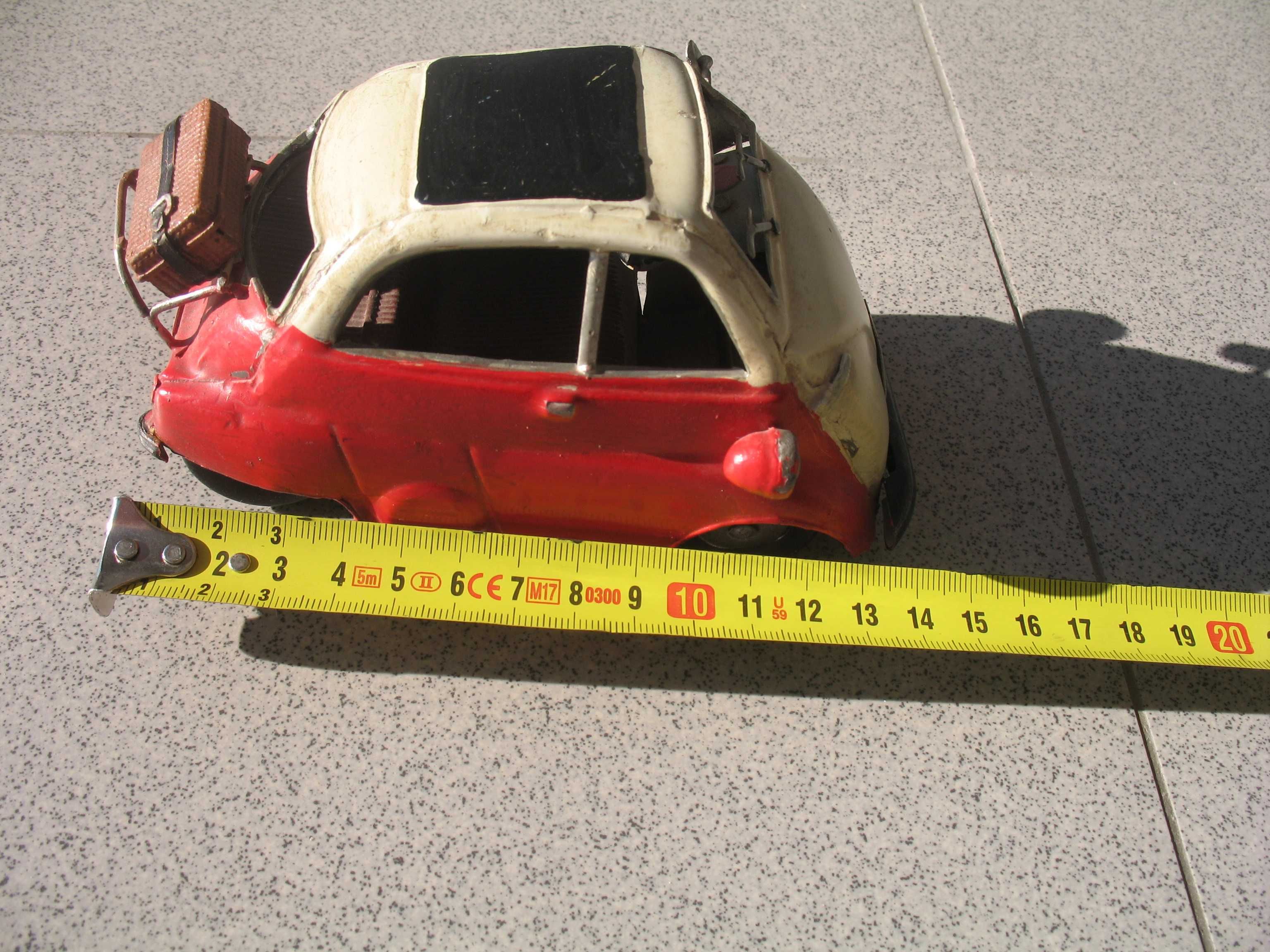 BMW Isetta em chapa para decoração