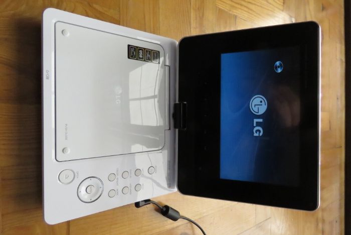 Przenośny odtwarzacz DVD LG DP371B