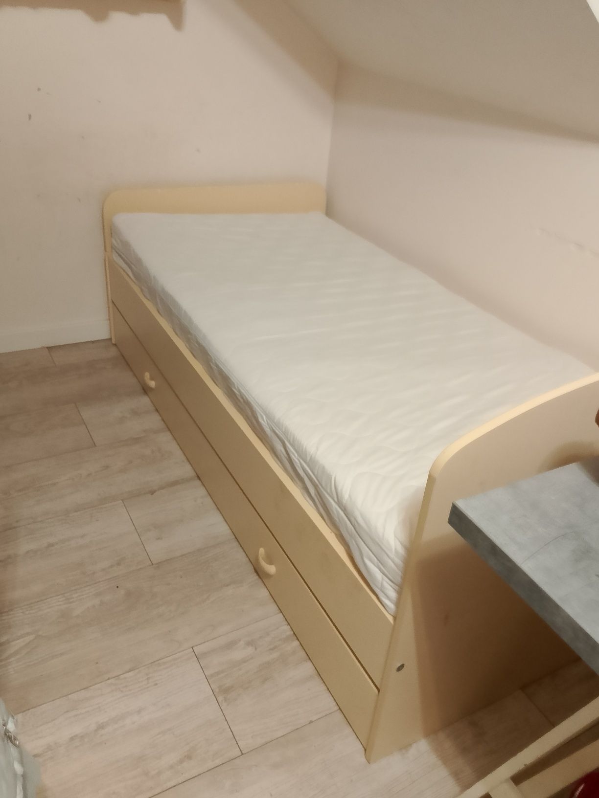 Łóżko pojedyncze dla dziecka z materacem Dakota Medium 190x90