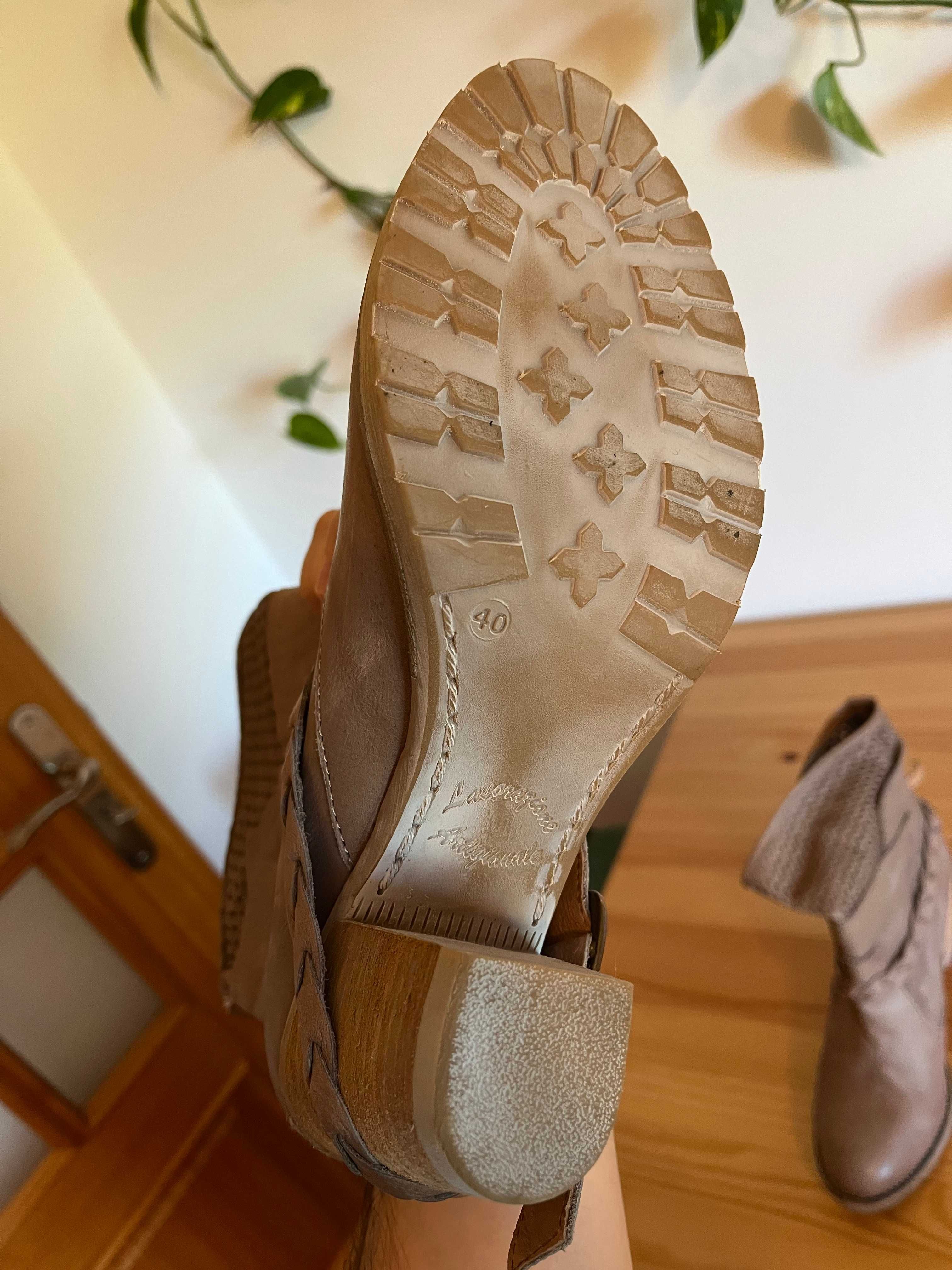 Botins em pele | Novos | bege