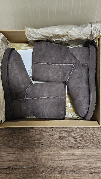 Продам сапожки UGG 43р