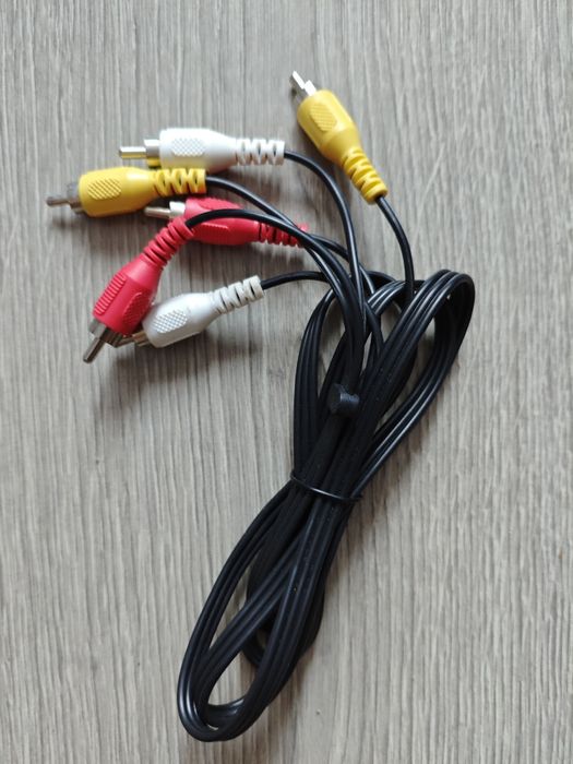 Кабель 3RCA-3RCA (тюльпан)

Аудіо-відео.