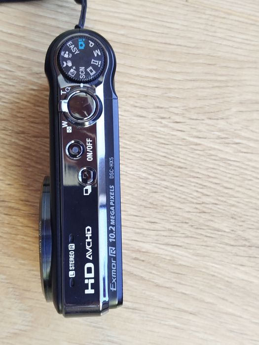 Потужна камера  Full HD 1920×1080  від Sony Cyber-Shot  DSC-HX