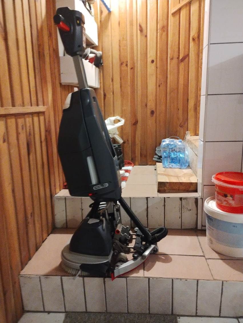 Szorowarka Numatic NUC244NX