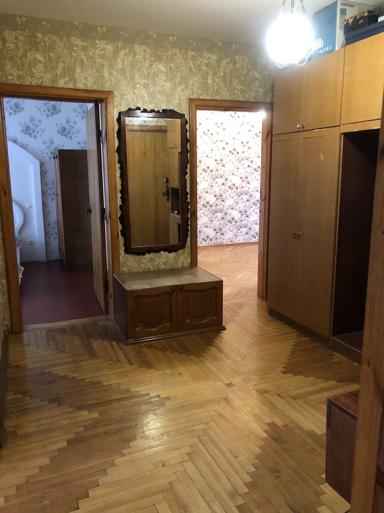 Центр , чудова 3 кім квартира