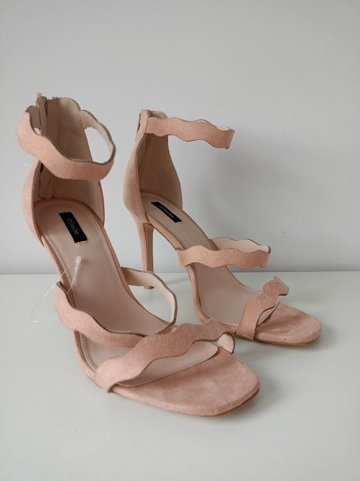 NOWE pudrowo-różowe sandałki na szpilce r. 38